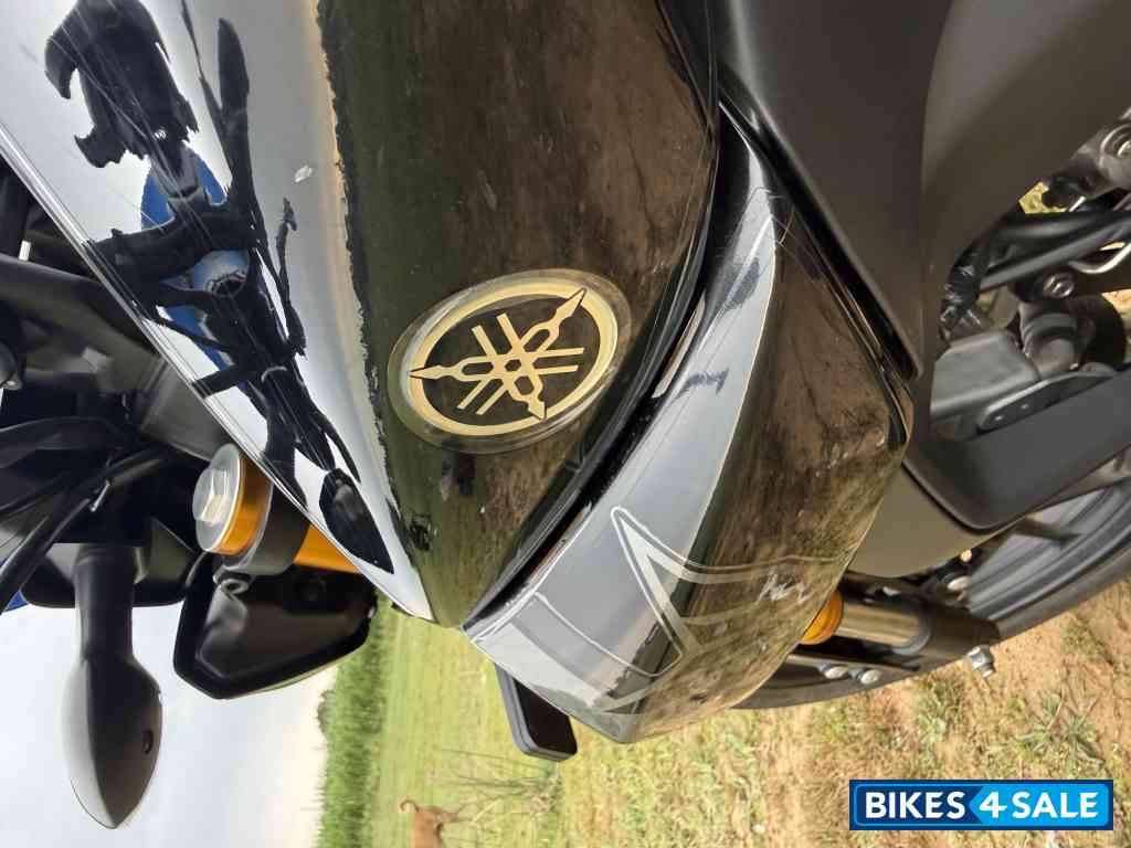Metallic Black Yamaha MT-15 Ver 2.0 Metallic Black Yamaha MT-15 Ver 2.0