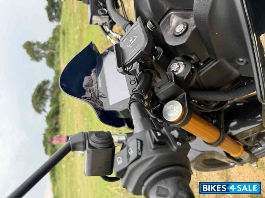Metallic Black Yamaha MT-15 Ver 2.0 Metallic Black Yamaha MT-15 Ver 2.0