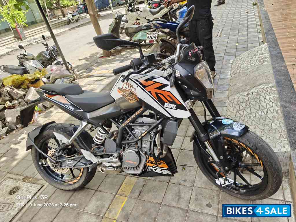 Black And White KTM Duke 200 ABS