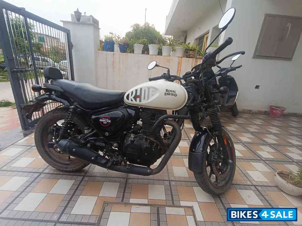 Dapper White Royal Enfield Hunter 350 Retro