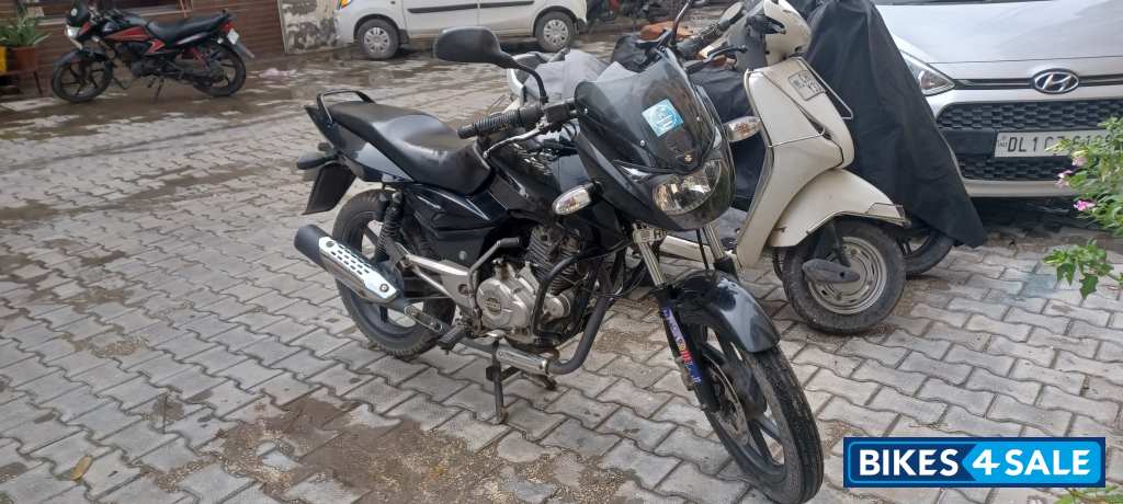 Midnight Black Bajaj Pulsar 150 Midnight Black Bajaj Pulsar 150