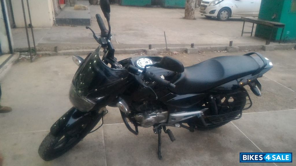Midnight Black Bajaj Pulsar 150 Midnight Black Bajaj Pulsar 150