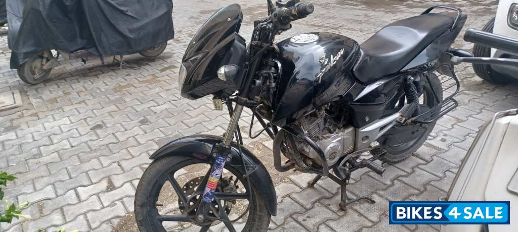 Midnight Black Bajaj Pulsar 150 Midnight Black Bajaj Pulsar 150