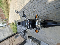 Black Royal Enfield Meteor 350