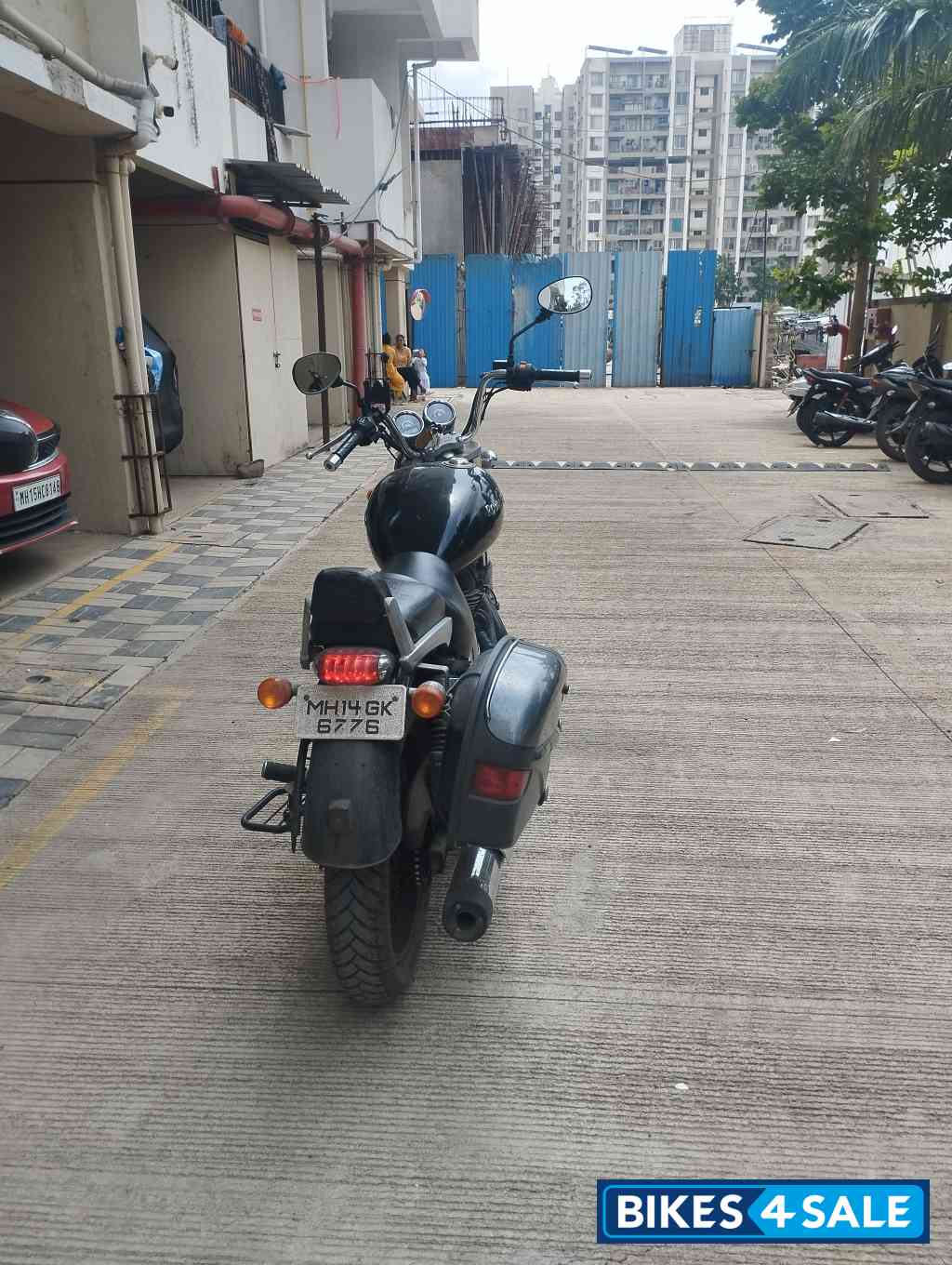 Flicker Black Royal Enfield Thunderbird TwinSpark 350 Flicker Black Royal Enfield Thunderbird TwinSpark 350
