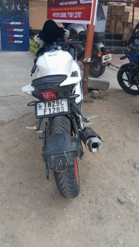 Yamaha R15 V4