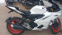 Yamaha R15 V4