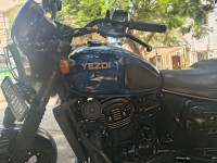 Yezdi Roadster Dark 2022 Model