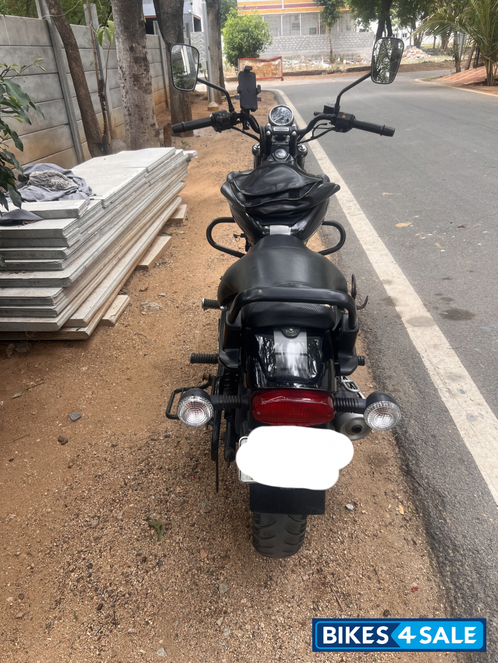 Black And Red Bajaj Avenger Street 220 Black And Red Bajaj Avenger Street 220
