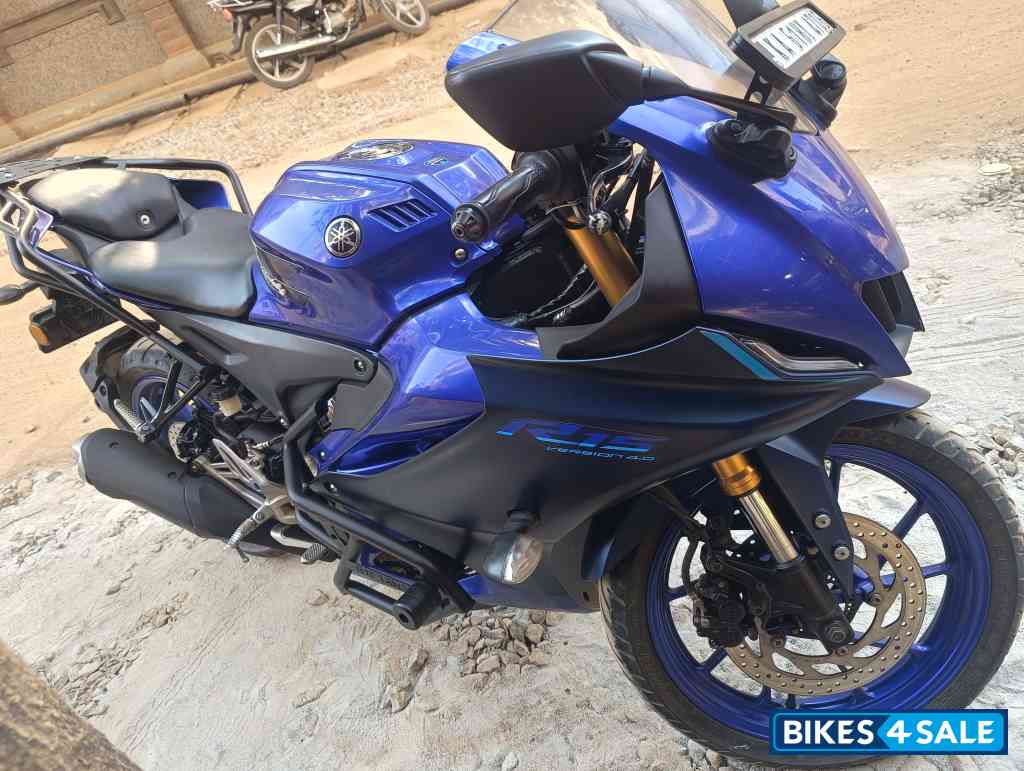 Yamaha R15 V4