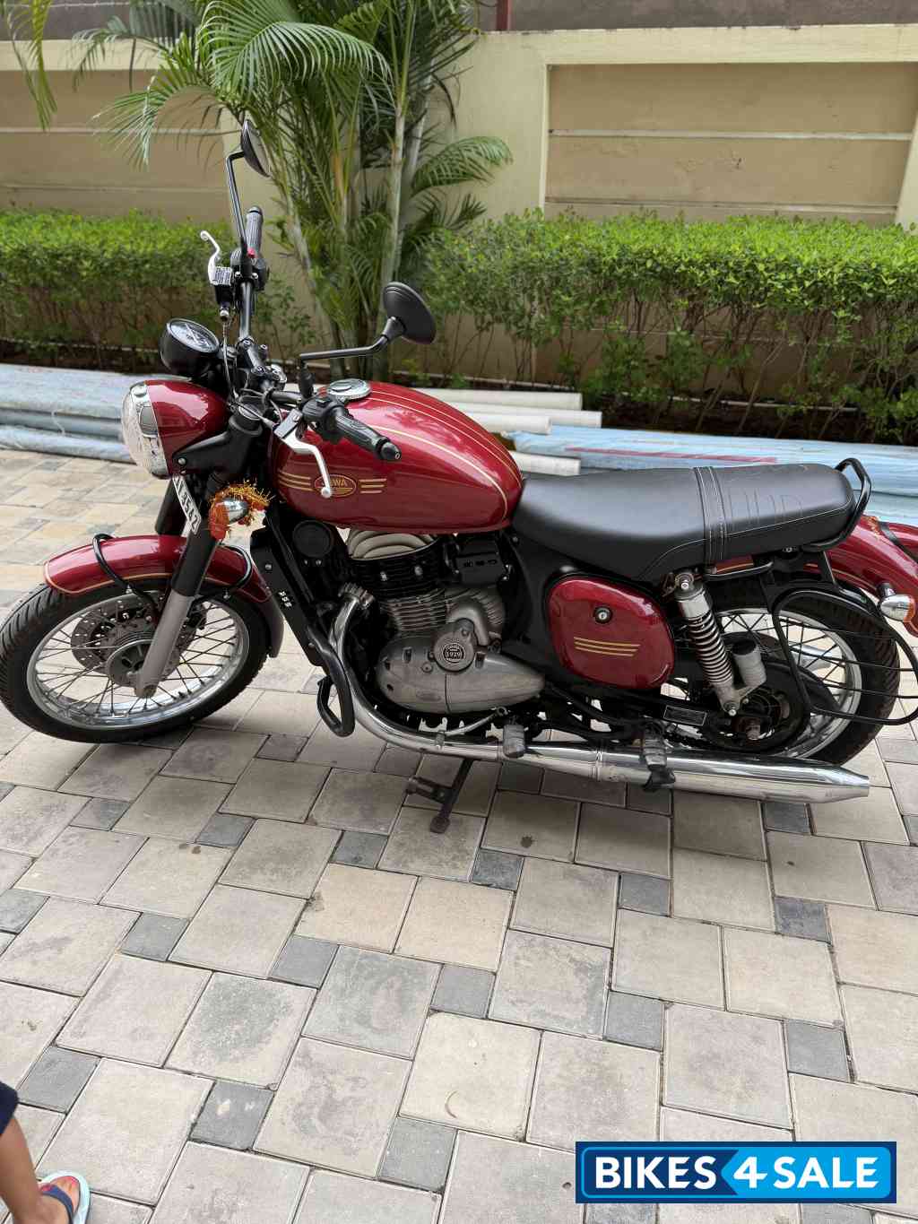 Comet Red Jawa forty two