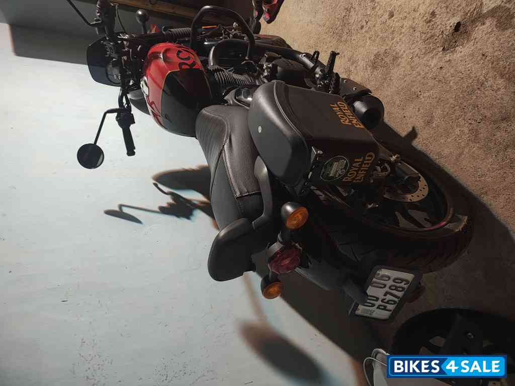 Red Royal Enfield Hunter 350 2025