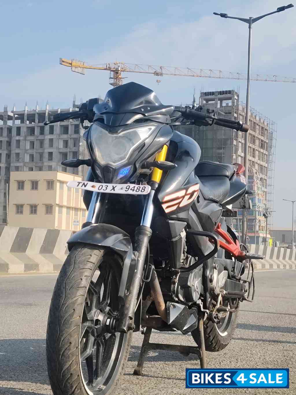 Black Bajaj Pulsar NS200