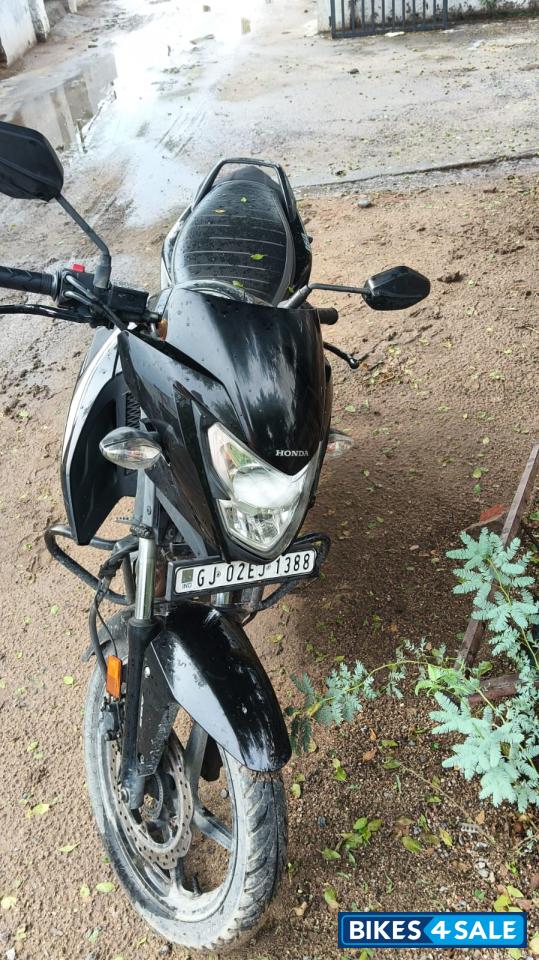 Pearl Igneous Black Honda SP160