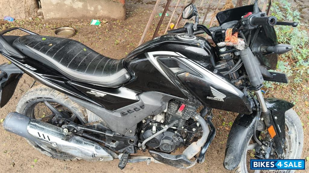 Pearl Igneous Black Honda SP160
