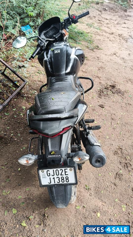 Pearl Igneous Black Honda SP160