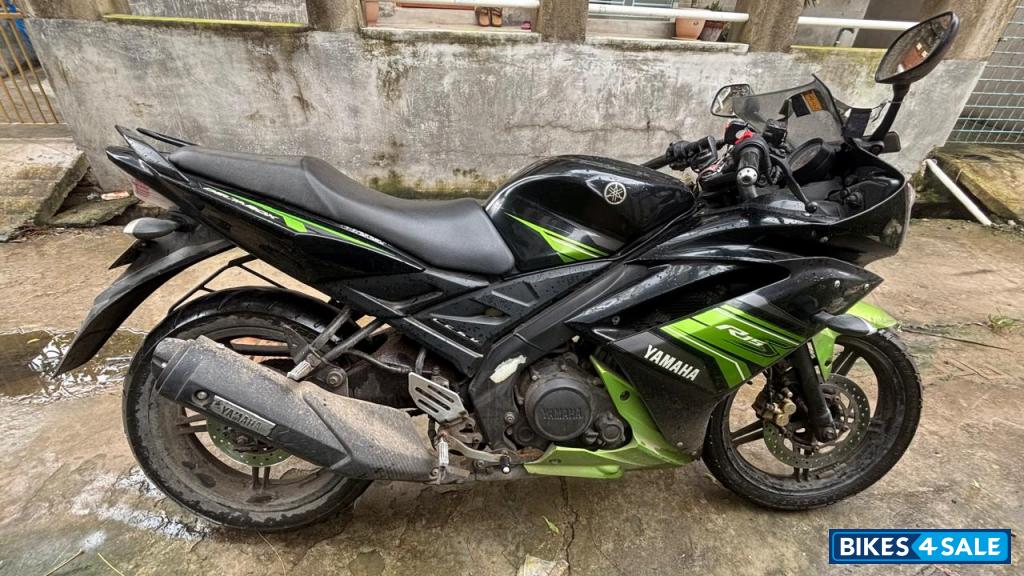 Black & Green Yamaha YZF R15 S