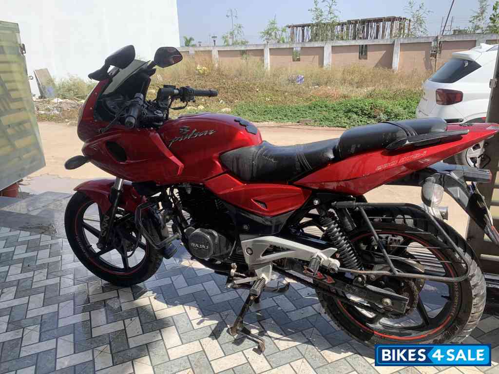 Bajaj Pulsar 220 DTSi