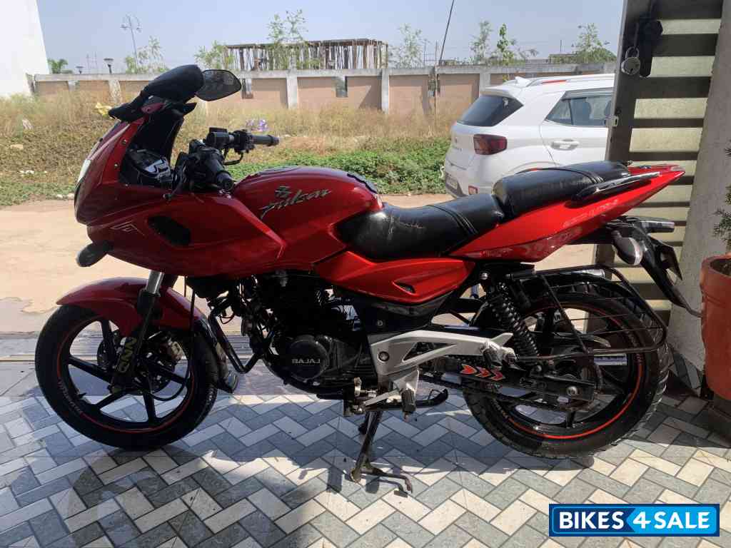 Bajaj Pulsar 220 DTSi