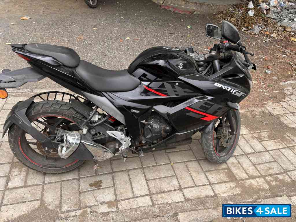 Suzuki Gixxer SF