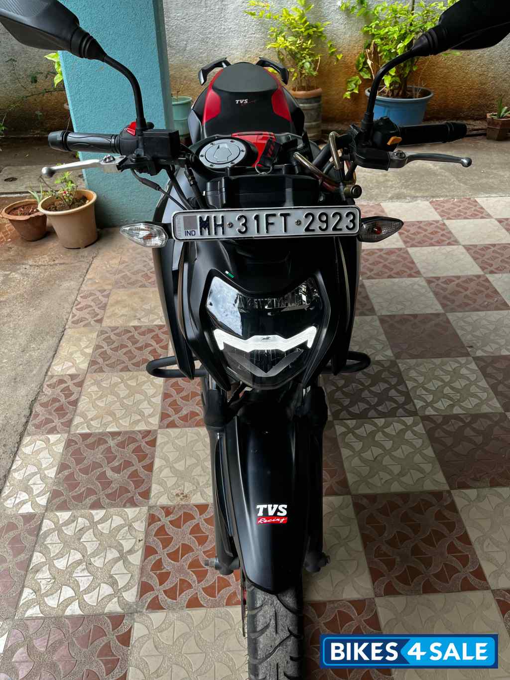 Matte Black TVS Apache RTR 160 4V Special Edition Matte Black TVS Apache RTR 160 4V Special Edition