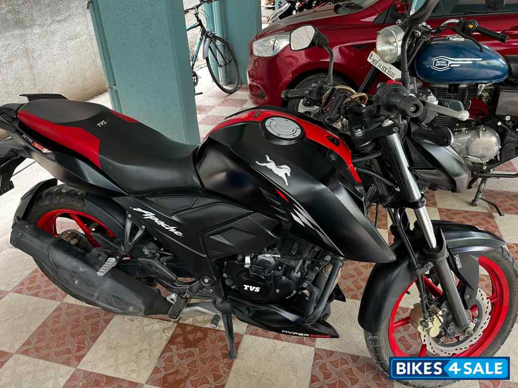 Matte Black TVS Apache RTR 160 4V Special Edition Matte Black TVS Apache RTR 160 4V Special Edition