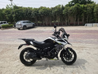 Sparkling Black Bajaj Dominar 250