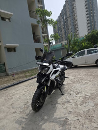 Sparkling Black Bajaj Dominar 250