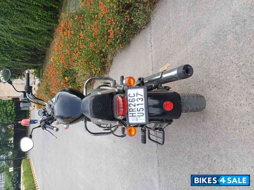 Black Royal Enfield Thunderbird 350