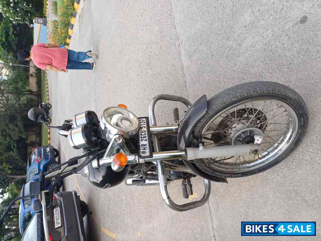 Black Royal Enfield Thunderbird 350