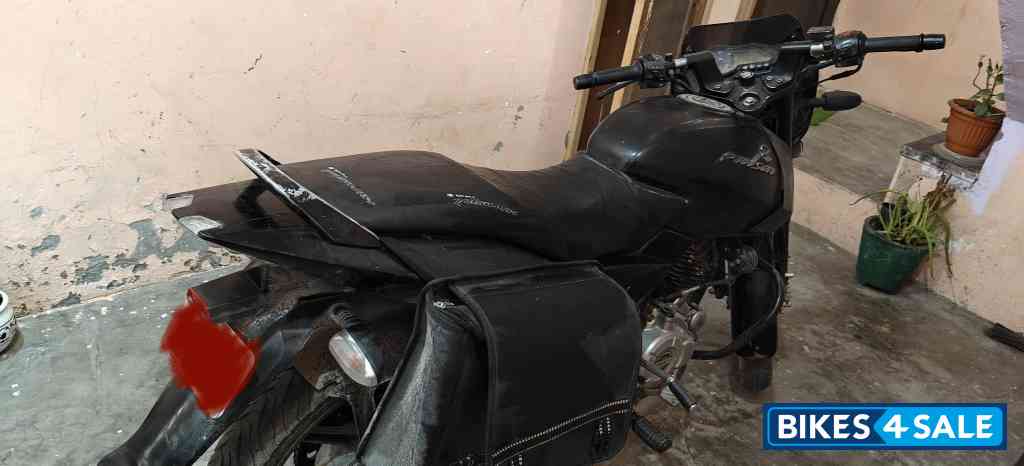 Black Bajaj Pulsar 150