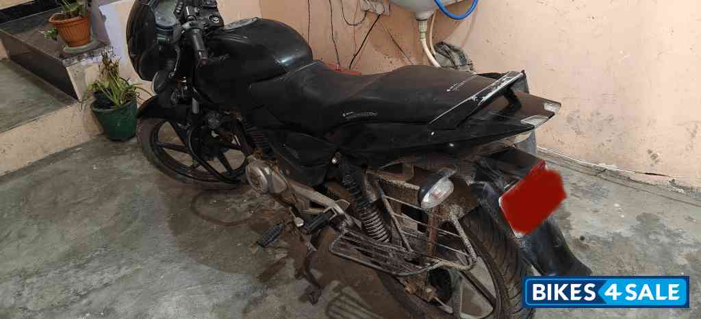 Black Bajaj Pulsar 150 Black Bajaj Pulsar 150