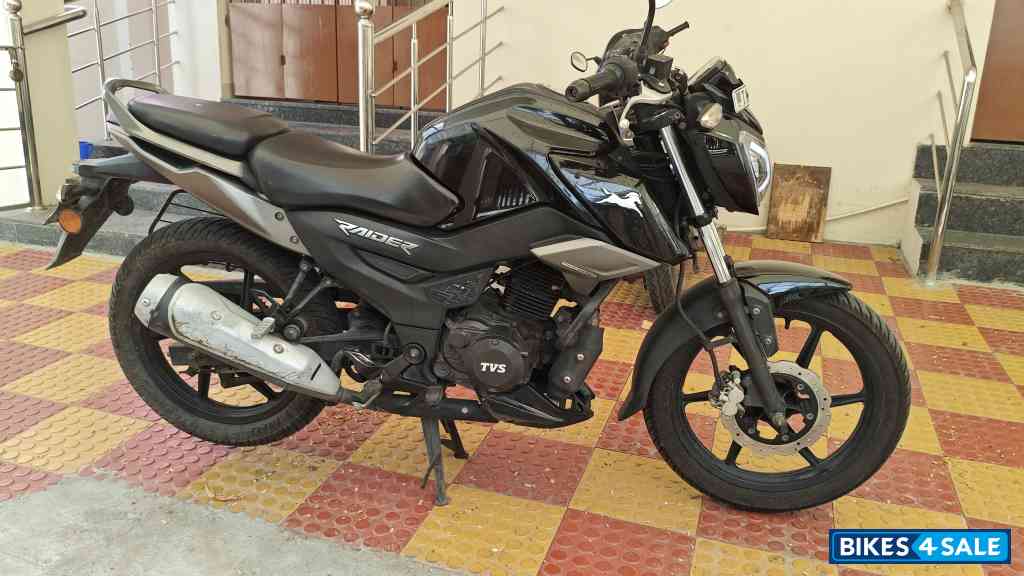 Black TVS Raider Split Seat