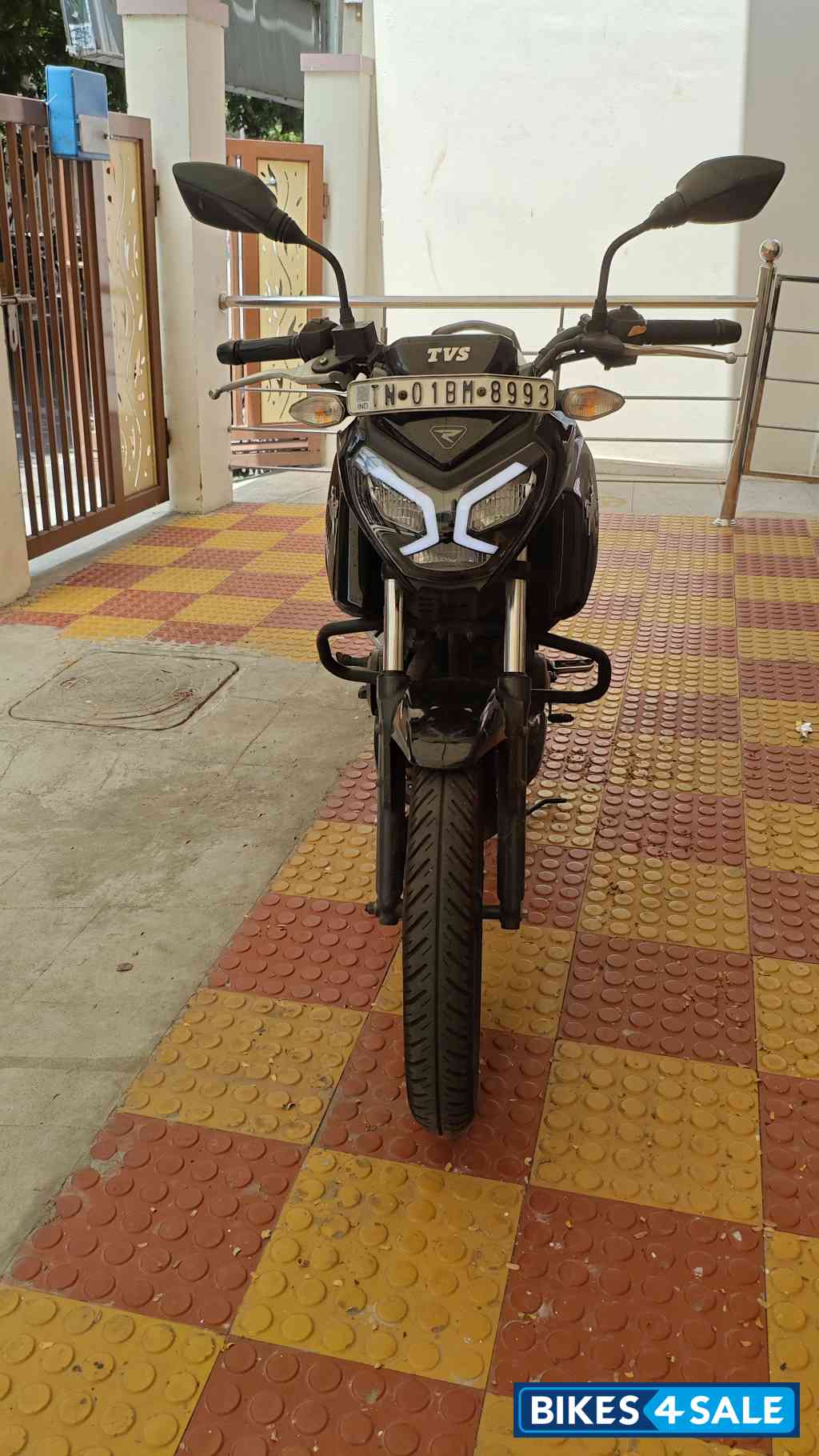 Black TVS Raider Split Seat Black TVS Raider Split Seat