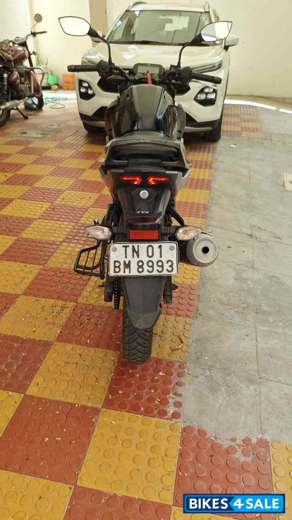 Black TVS Raider Split Seat Black TVS Raider Split Seat