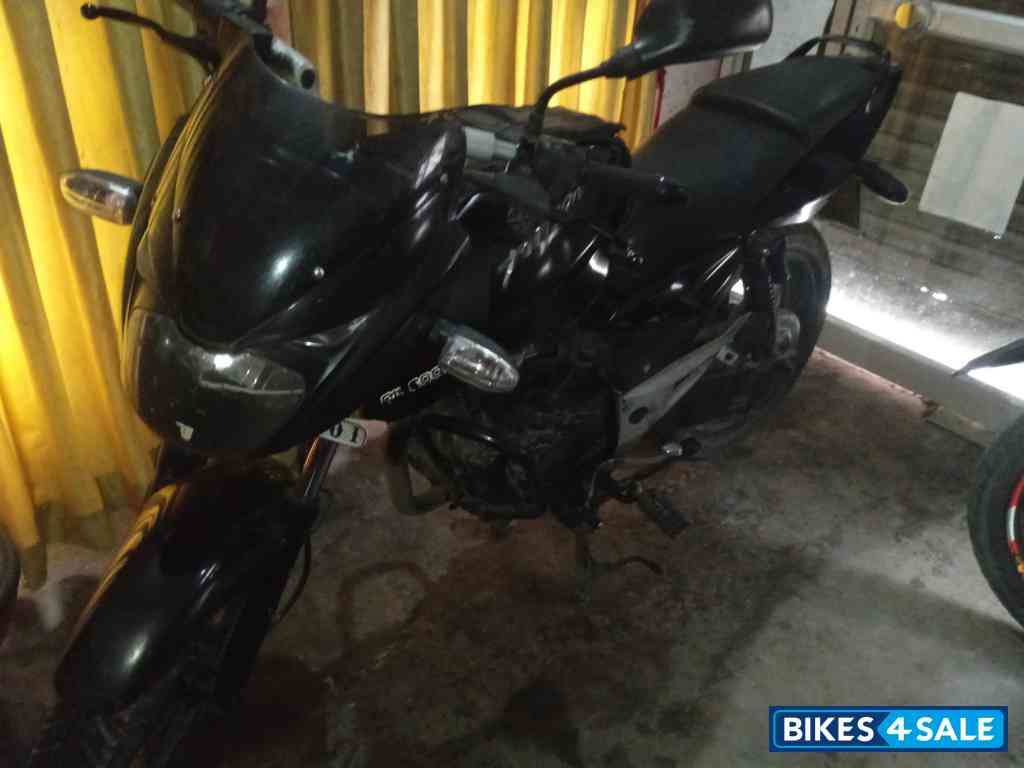 Black Bajaj Pulsar 150