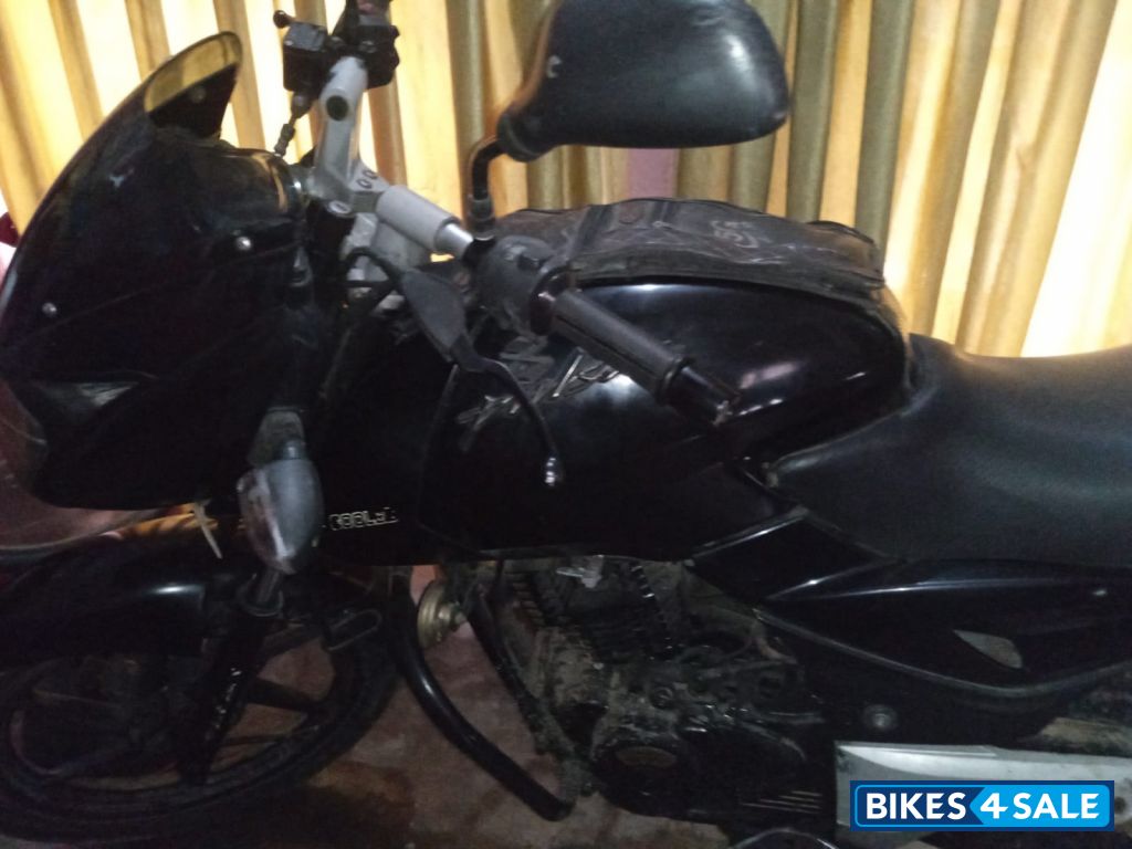 Black Bajaj Pulsar 150 Black Bajaj Pulsar 150