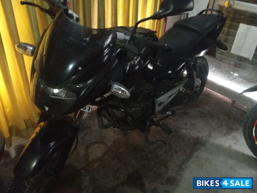 Black Bajaj Pulsar 150 Black Bajaj Pulsar 150