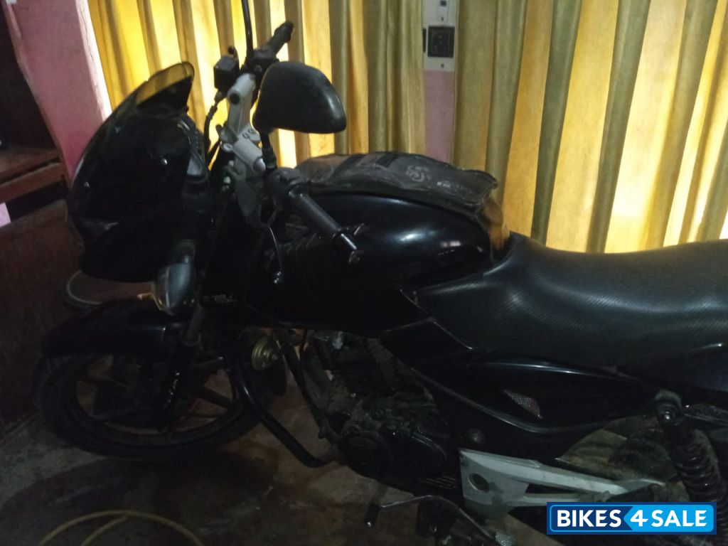 Black Bajaj Pulsar 150 Black Bajaj Pulsar 150
