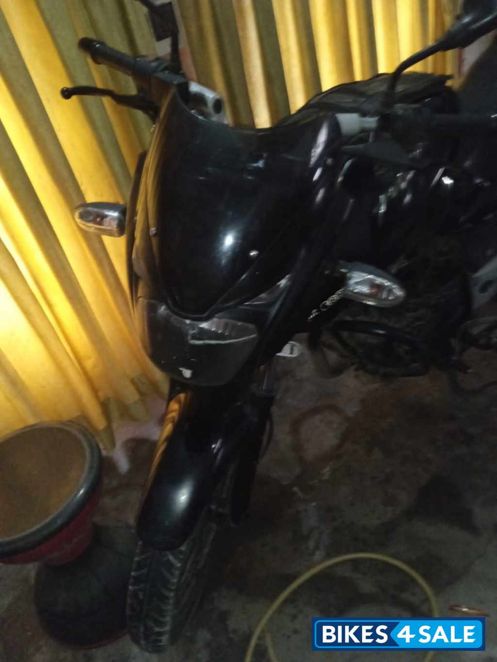 Black Bajaj Pulsar 150 Black Bajaj Pulsar 150