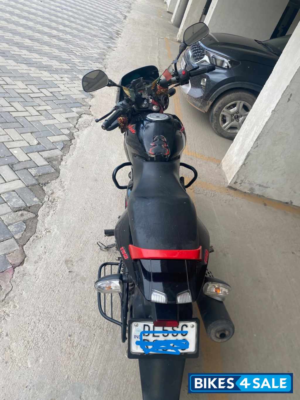Bajaj Pulsar 150 Neon