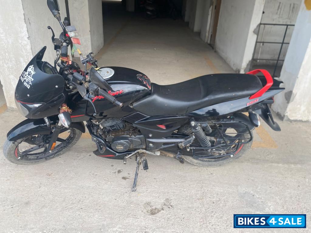 Bajaj Pulsar 150 Neon