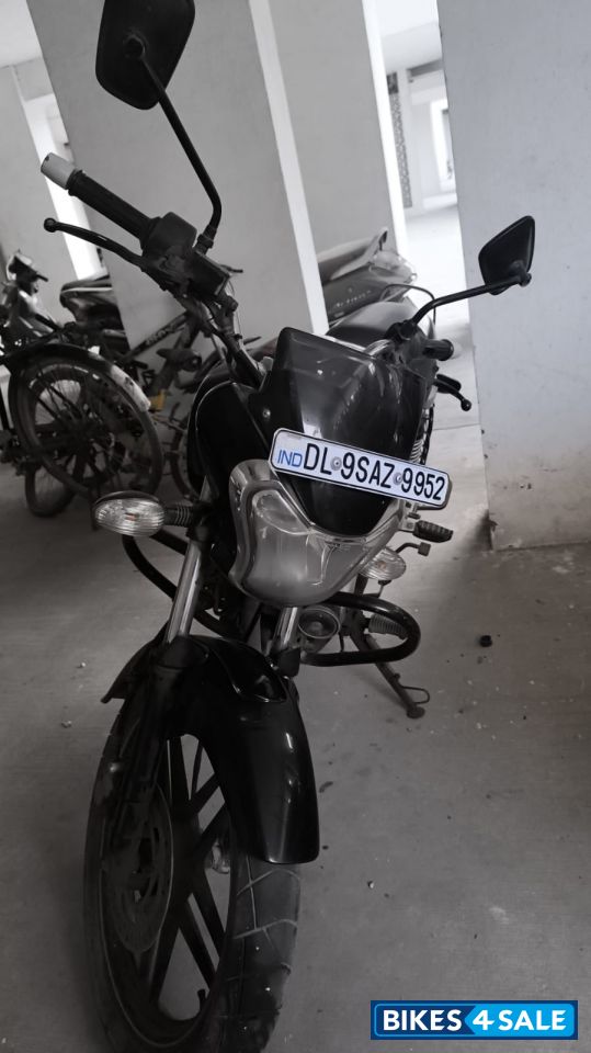 Bajaj V15