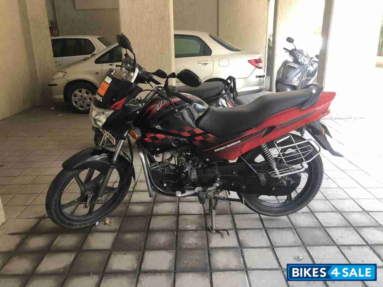 Red-black Hero Glamour