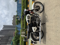 White Royal Enfield Classic 350