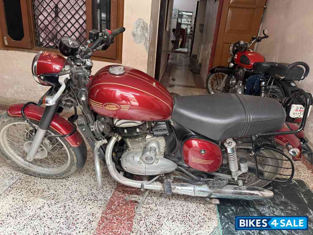 Red Jawa forty two