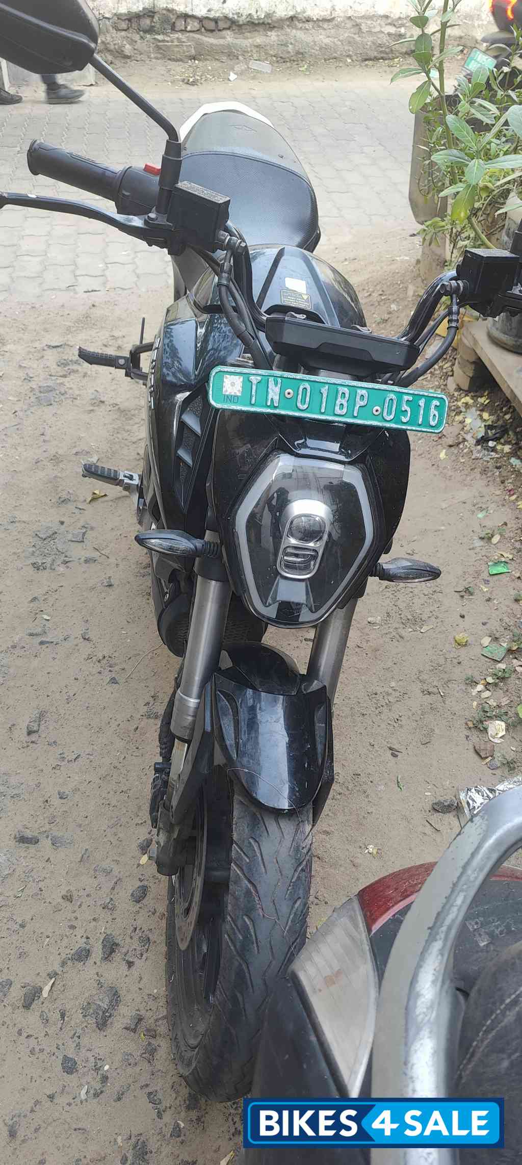 Revolt RV 400