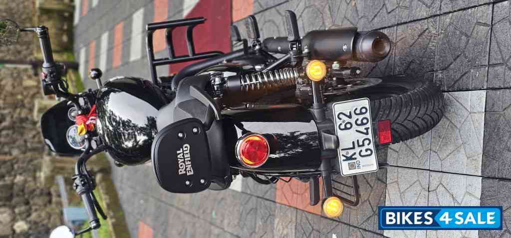 Royal Enfield Meteor 350 Fireball 2025