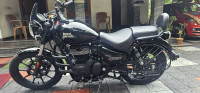 Royal Enfield Meteor 350 Fireball 2025