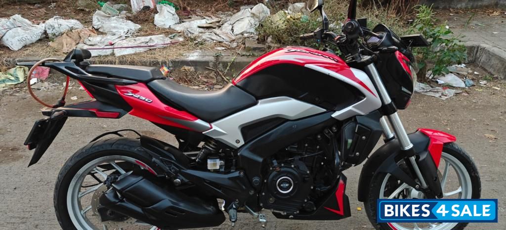 Red Bajaj Dominar 250